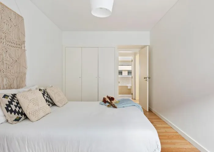 Beautiful 2 Bedroom In Bairro Alto شقة