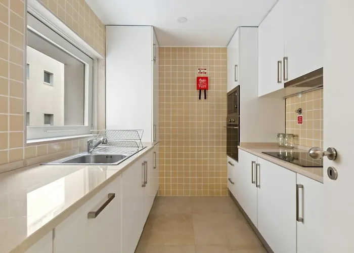 Beautiful 2 Bedroom In Bairro Alto شقة Lisboa