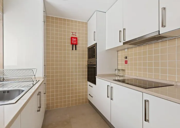 Beautiful 2 Bedroom In Bairro Alto