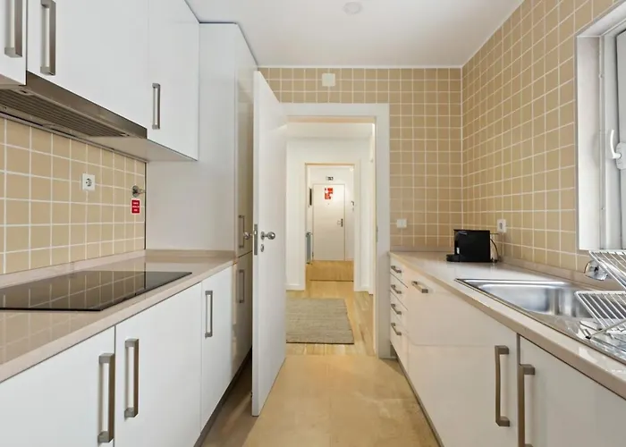 Beautiful 2 Bedroom In Bairro Alto Lisboa