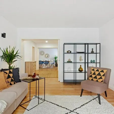 Beautiful 2 Bedroom In Bairro Alto Лісабон