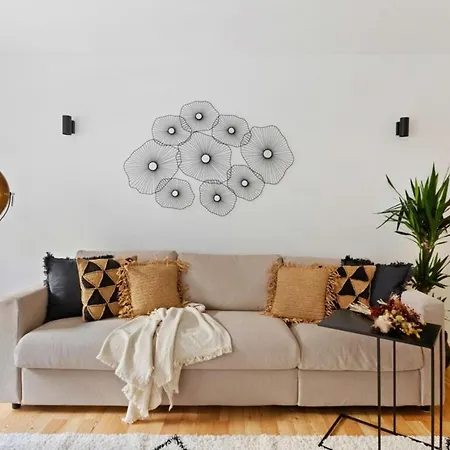 Апартаменты Beautiful 2 Bedroom In Bairro Alto