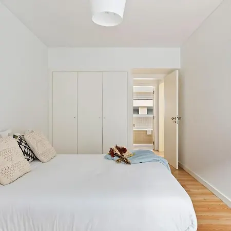 Beautiful 2 Bedroom In Bairro Alto Lägenhet