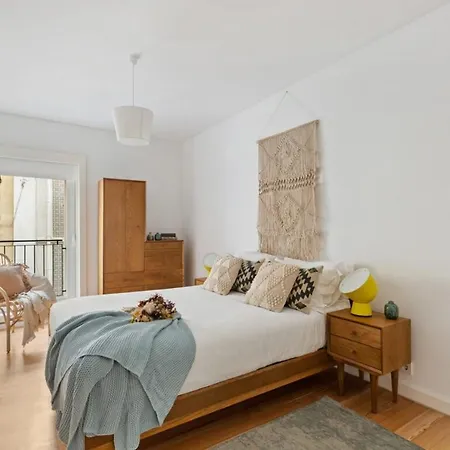 Beautiful 2 Bedroom In Bairro Alto Apartment Lisbon