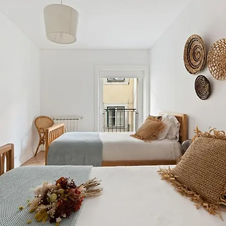 Beautiful 2 Bedroom In Bairro Alto