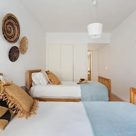 Beautiful 2 Bedroom In Bairro Alto Lägenhet